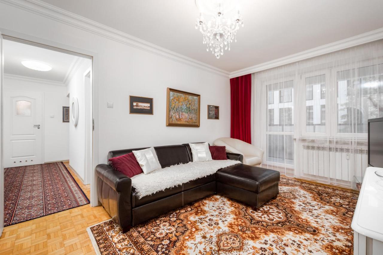 Chmielna 104 By Homeprime Apartament *