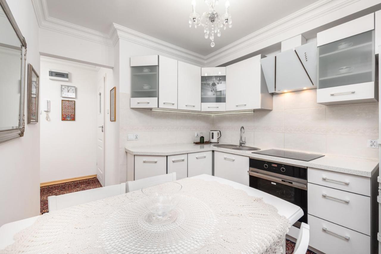 Chmielna 104 By Homeprime Apartament