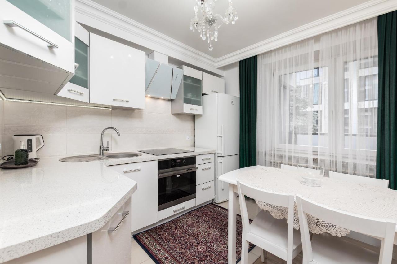 Chmielna 104 By Homeprime Apartment Warschau